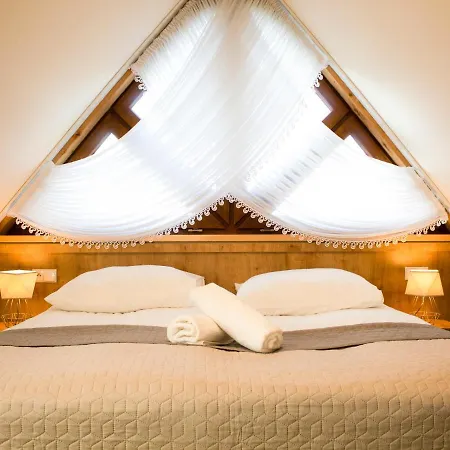 Zelazne Wrota Bed & Breakfast *