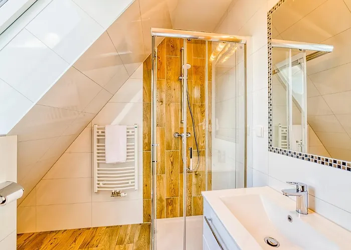 żelazne Wrota Nocleg ze śniadaniem 3*